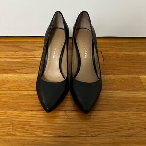 Arturo Chiang Black Pointed-Toe Heels